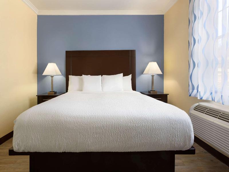 Days Inn & Suites Euless Dfw Airport South image