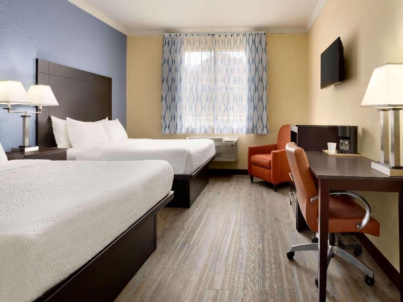 Days Inn & Suites Euless Dfw Airport South image