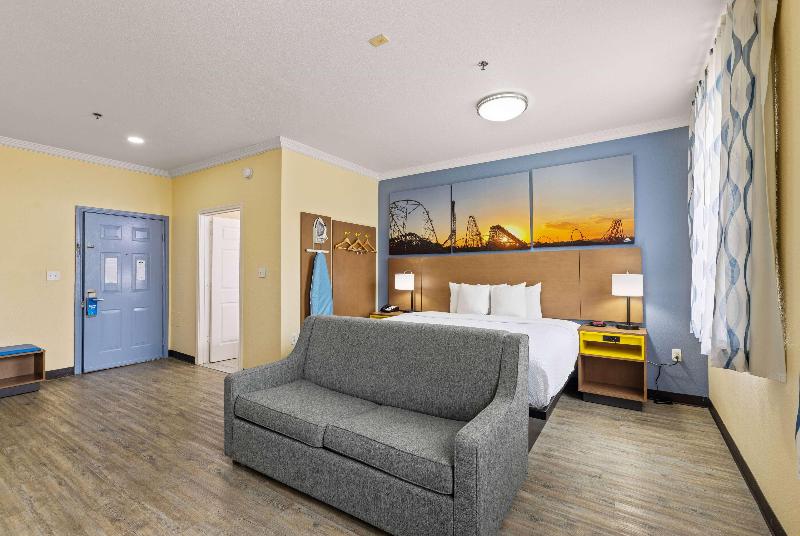 Days Inn & Suites Euless Dfw Airport South image