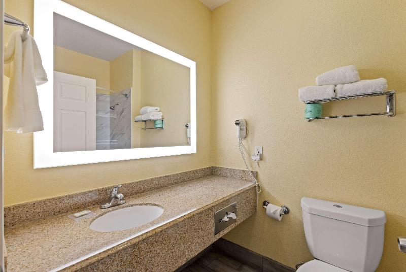 Days Inn & Suites Euless Dfw Airport South image
