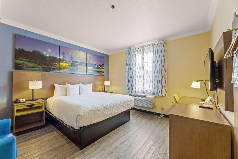 Days Inn & Suites Euless Dfw Airport South image