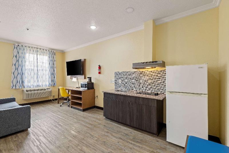 Days Inn & Suites Euless Dfw Airport South image