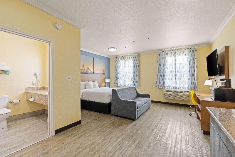 Days Inn & Suites Euless Dfw Airport South image