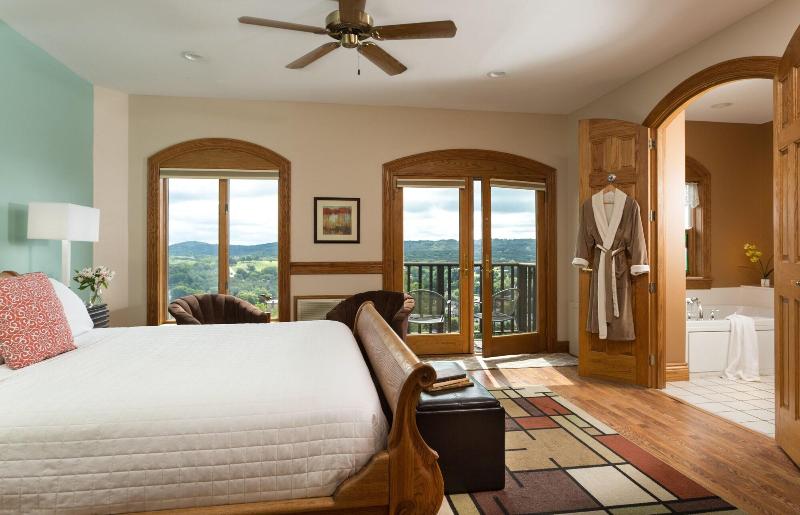 Hermann Hill Vineyard & Inn image