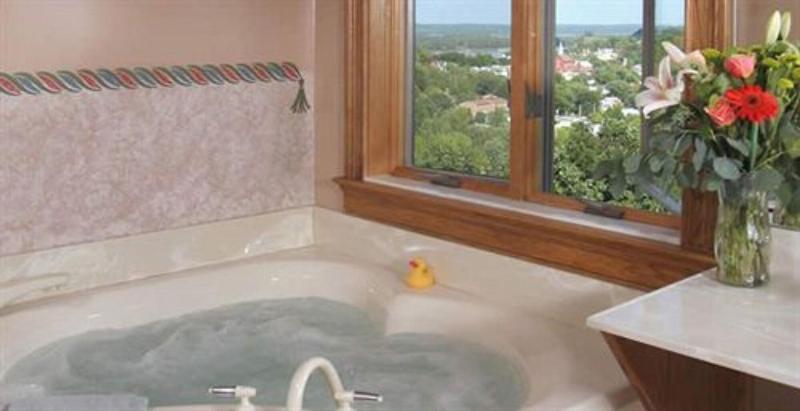 Hermann Hill Vineyard & Inn image