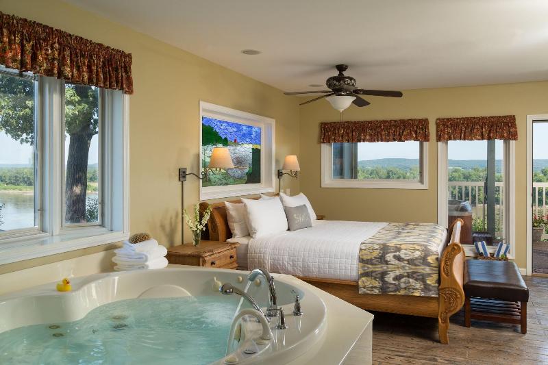 Hermann Hill Vineyard & Inn image