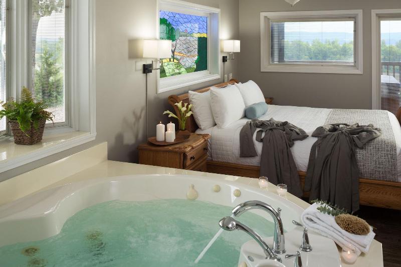 Hermann Hill Vineyard & Inn image