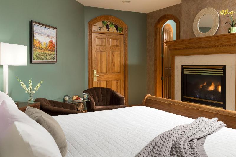 Hermann Hill Vineyard & Inn image