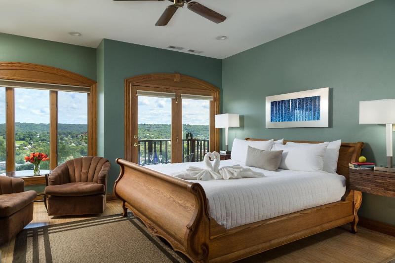 Hermann Hill Vineyard & Inn image