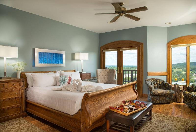 Hermann Hill Vineyard & Inn image