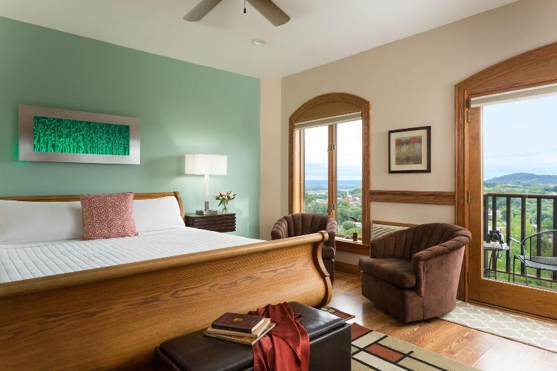 Hermann Hill Vineyard & Inn image