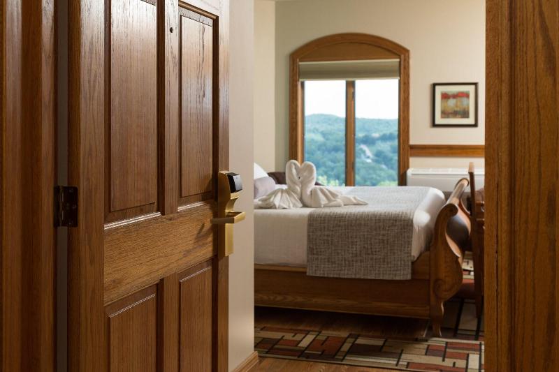 Hermann Hill Vineyard & Inn image