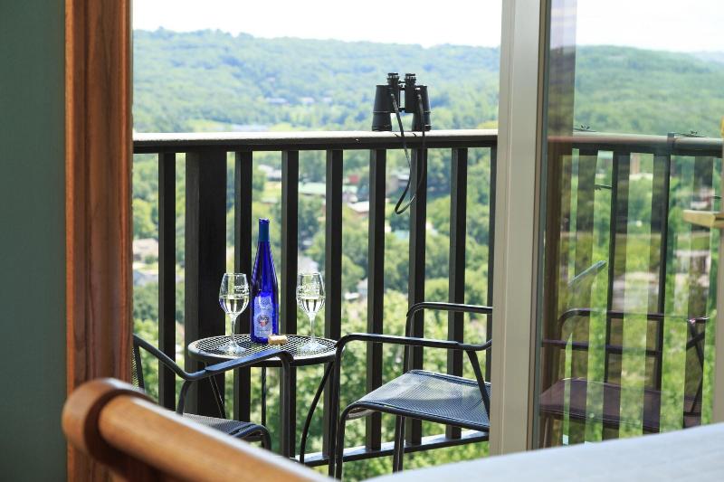 Hermann Hill Vineyard & Inn image