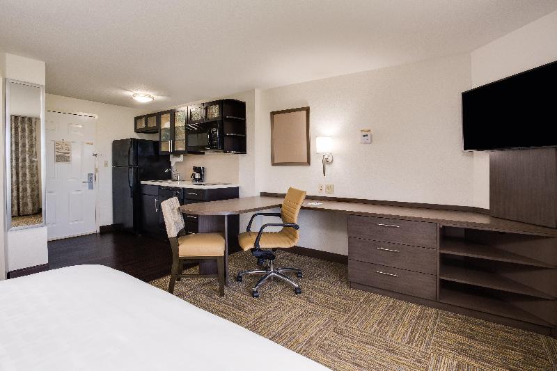 Candlewood Suites Ft. Lauderdale Airport Cruise