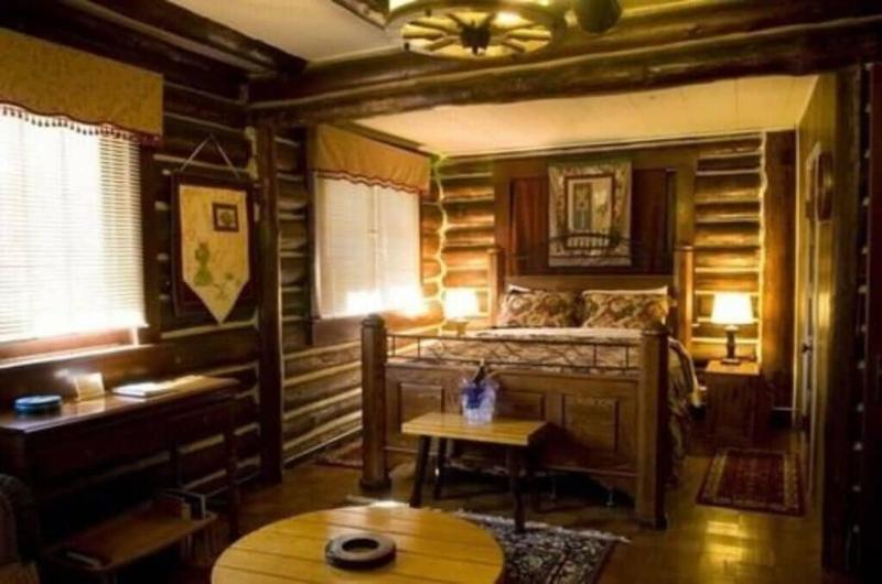 Black Forest B&B Lodge & Cabins image