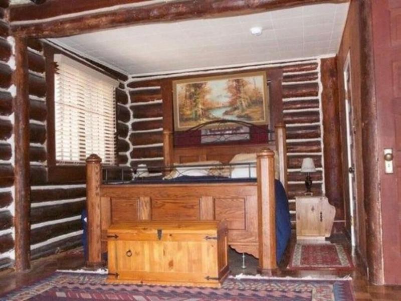 Black Forest B&B Lodge & Cabins image