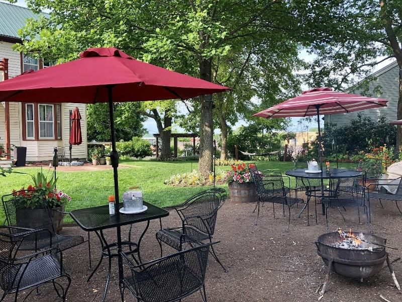 Captain Wohlt Inn image