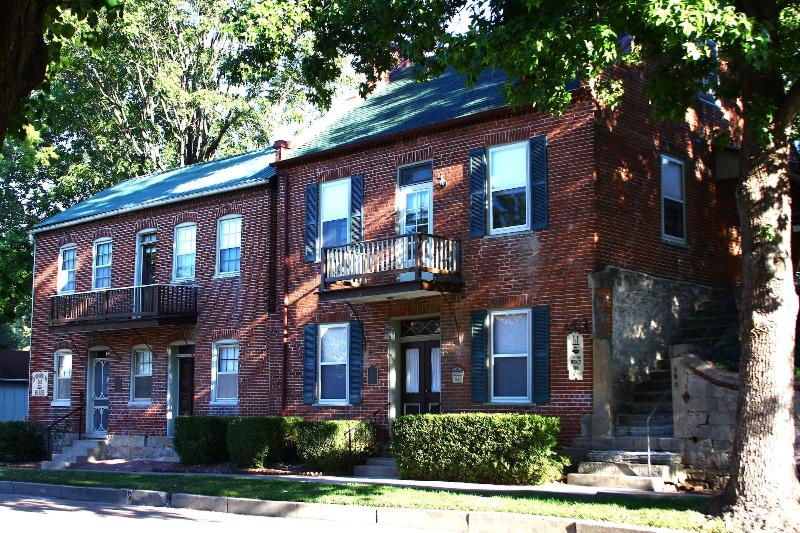 Captain Wohlt Inn image