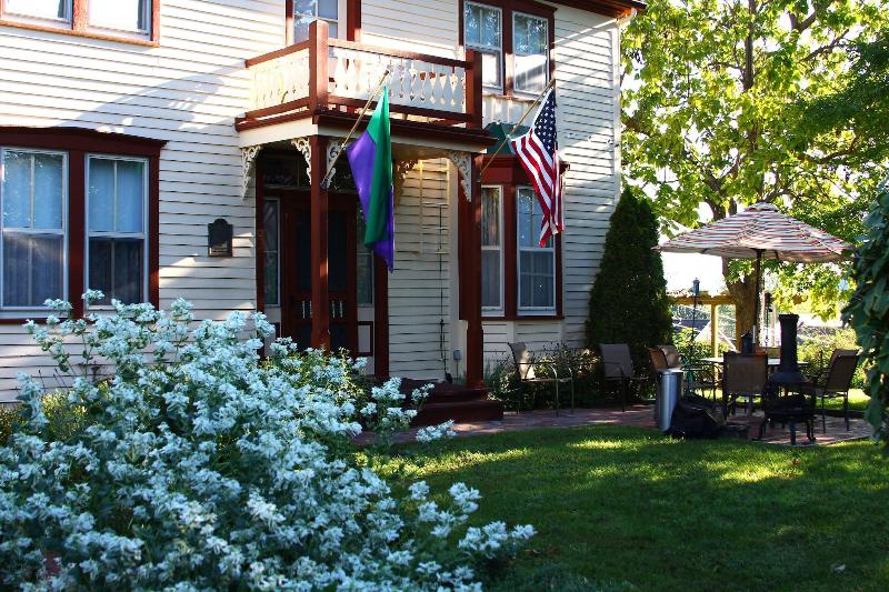 Captain Wohlt Inn image