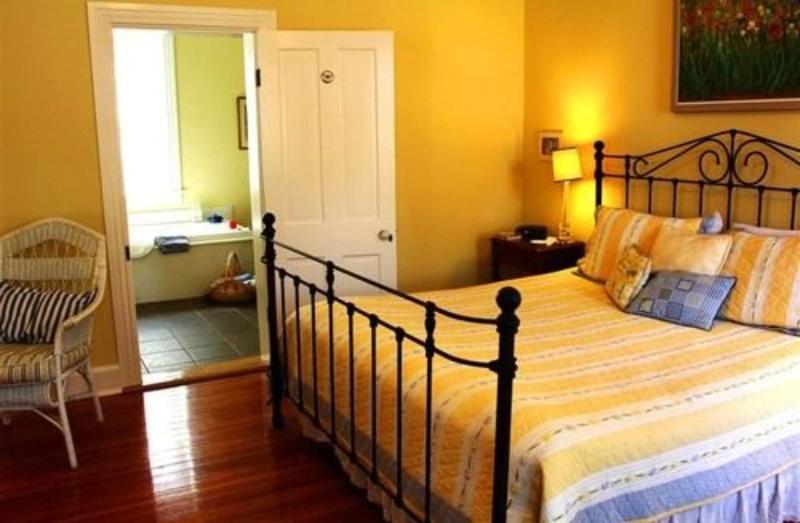Captain Wohlt Inn image