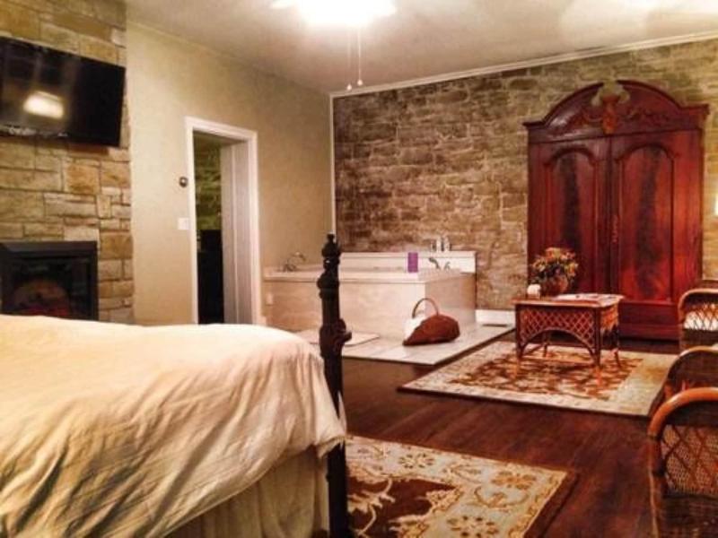 Captain Wohlt Inn image