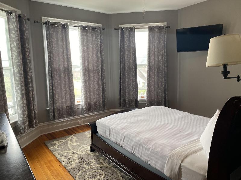 Captain Wohlt Inn image