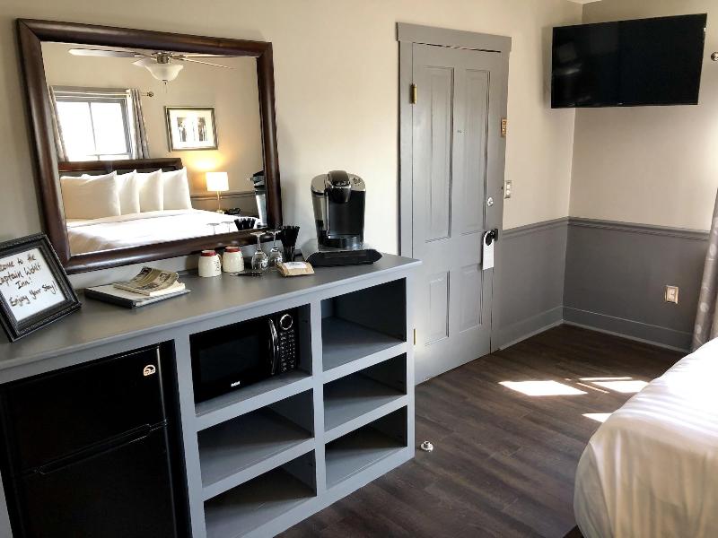 Captain Wohlt Inn image