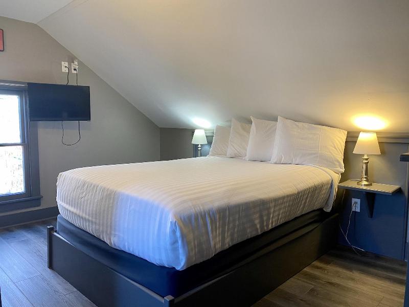 Captain Wohlt Inn image