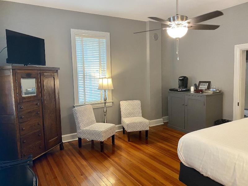 Captain Wohlt Inn image