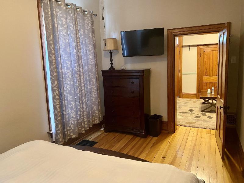 Captain Wohlt Inn image