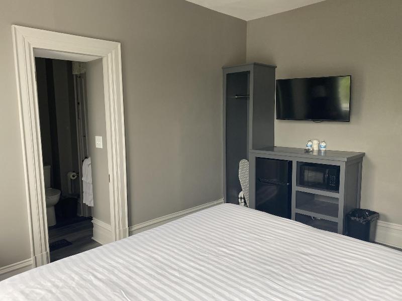 Captain Wohlt Inn image