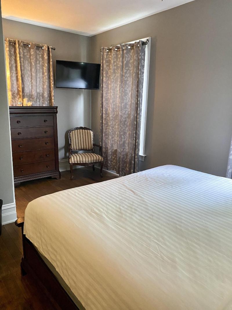 Captain Wohlt Inn image