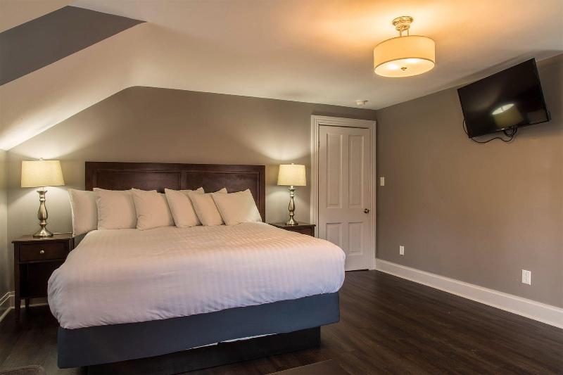 Captain Wohlt Inn image