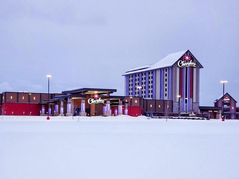 Cherokee Casino Inn - Roland