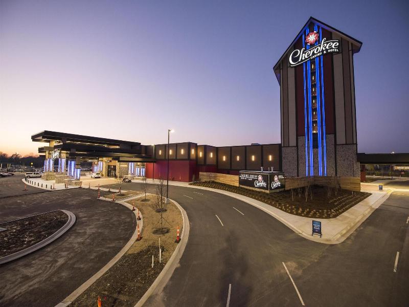 Cherokee Casino Inn - Roland