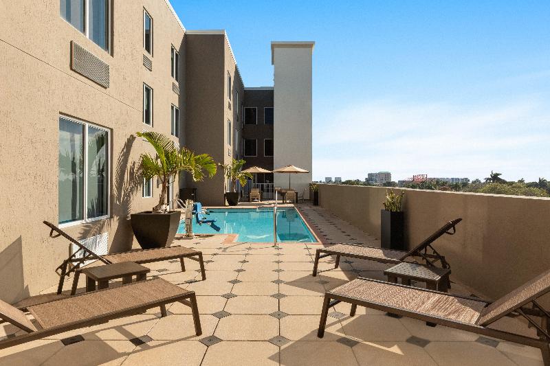 Holiday Inn Express Fort Lauderdale Airport South image