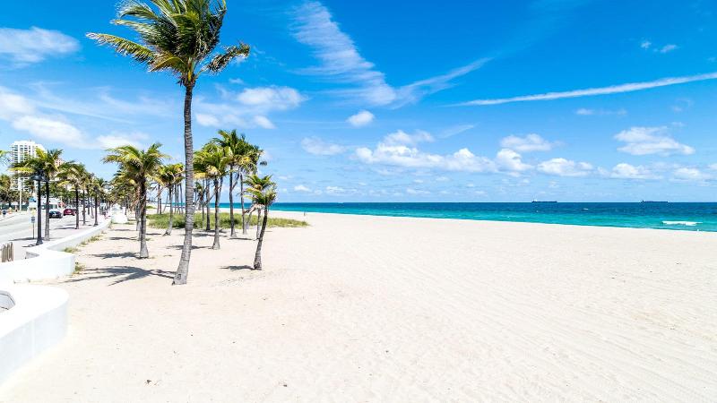 Holiday Inn Express Fort Lauderdale Airport South image
