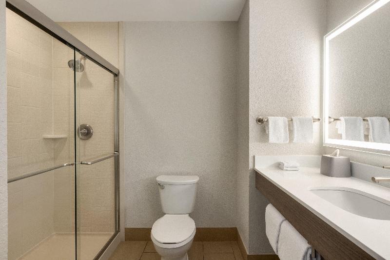 Holiday Inn Express Fort Lauderdale Airport South image