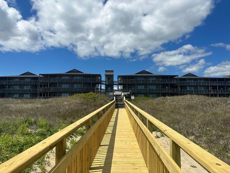 Outer Banks Beach Club I — general view