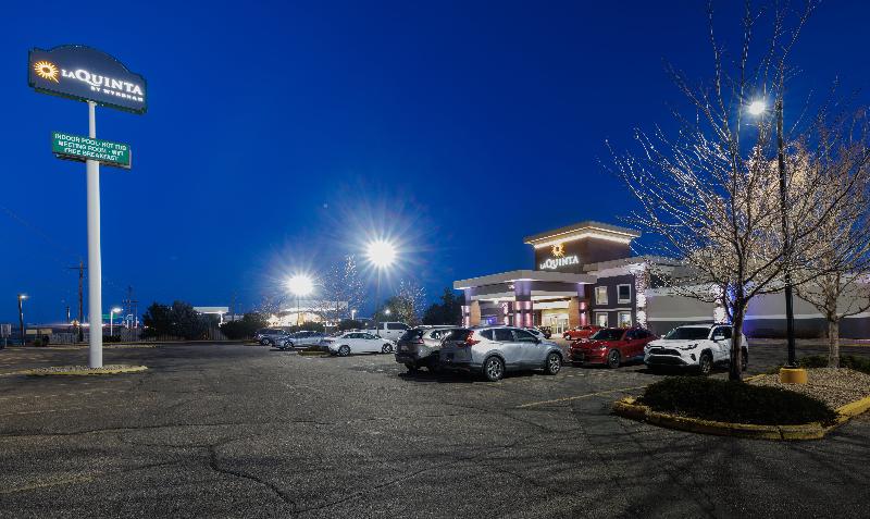 La Quinta Inn By Wyndham Fort Collins image