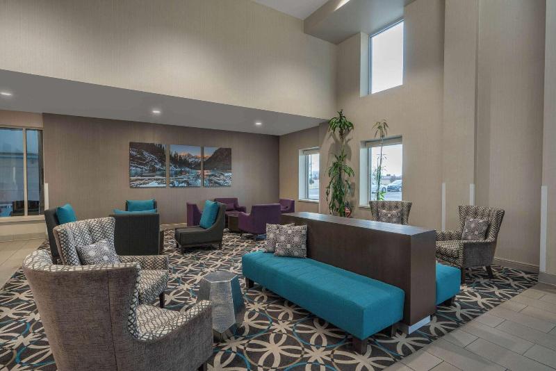 La Quinta Inn By Wyndham Fort Collins image