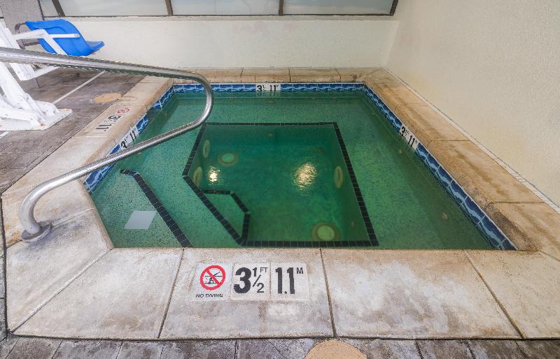 La Quinta Inn By Wyndham Fort Collins image