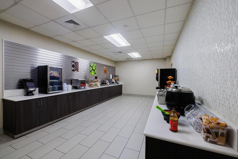 La Quinta Inn By Wyndham Fort Collins image