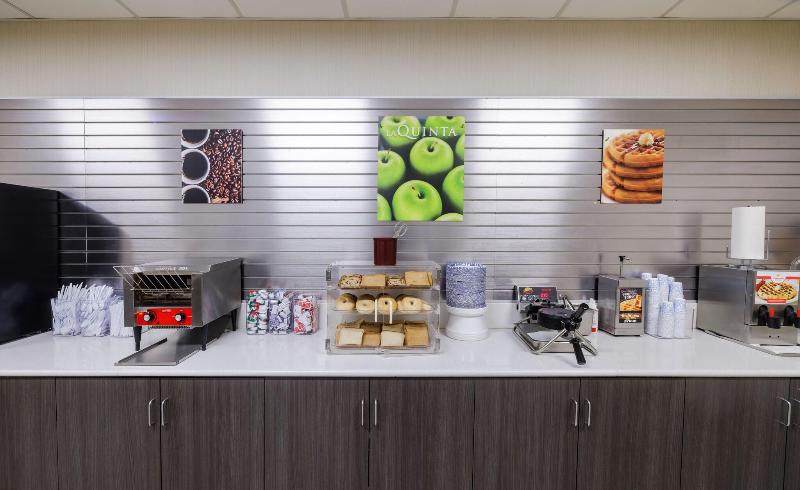La Quinta Inn By Wyndham Fort Collins image