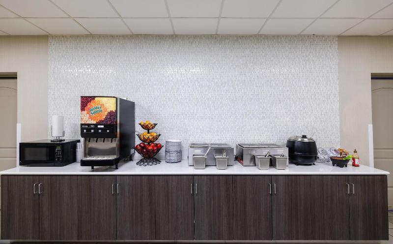 La Quinta Inn By Wyndham Fort Collins image