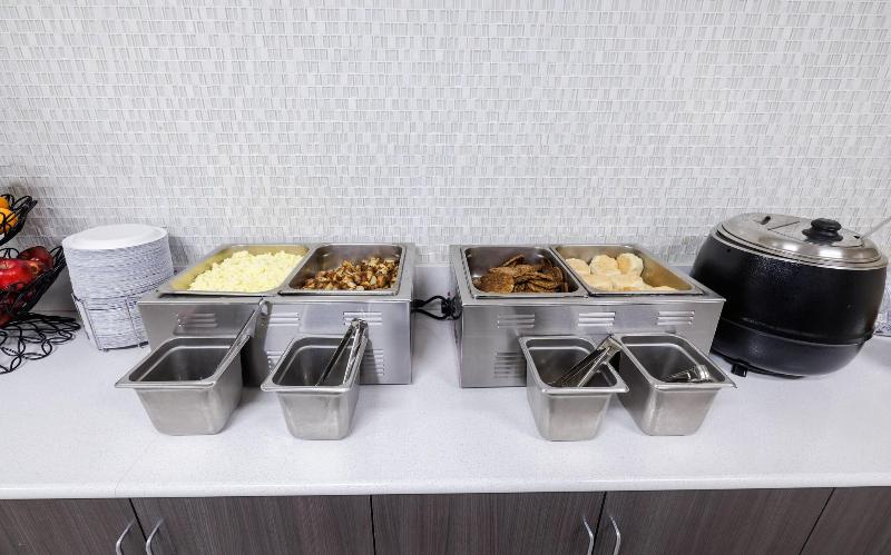La Quinta Inn By Wyndham Fort Collins image