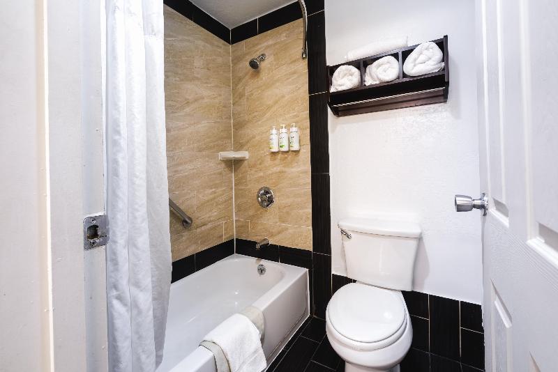 La Quinta Inn By Wyndham Fort Collins image