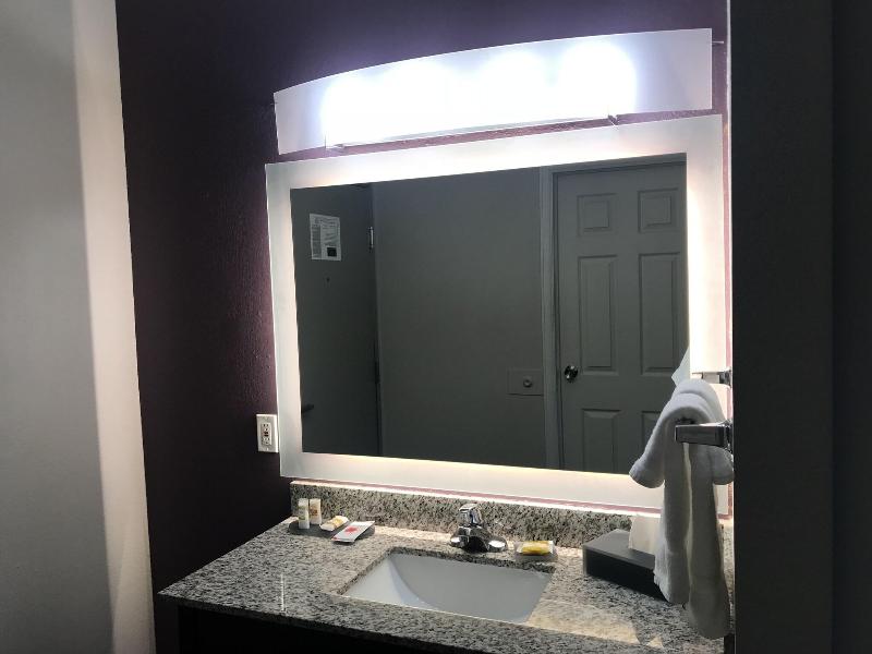 La Quinta Inn By Wyndham Fort Collins image