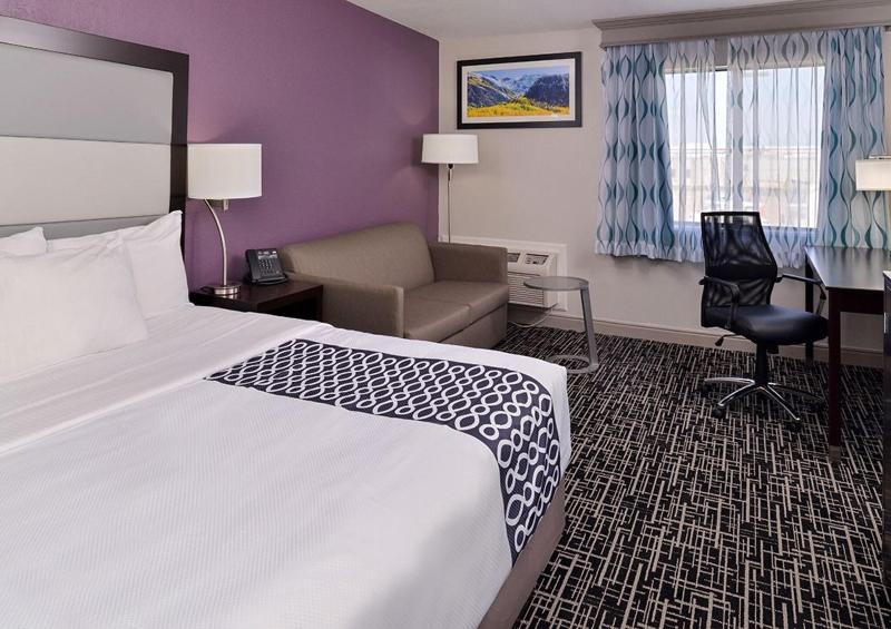 La Quinta Inn By Wyndham Fort Collins image