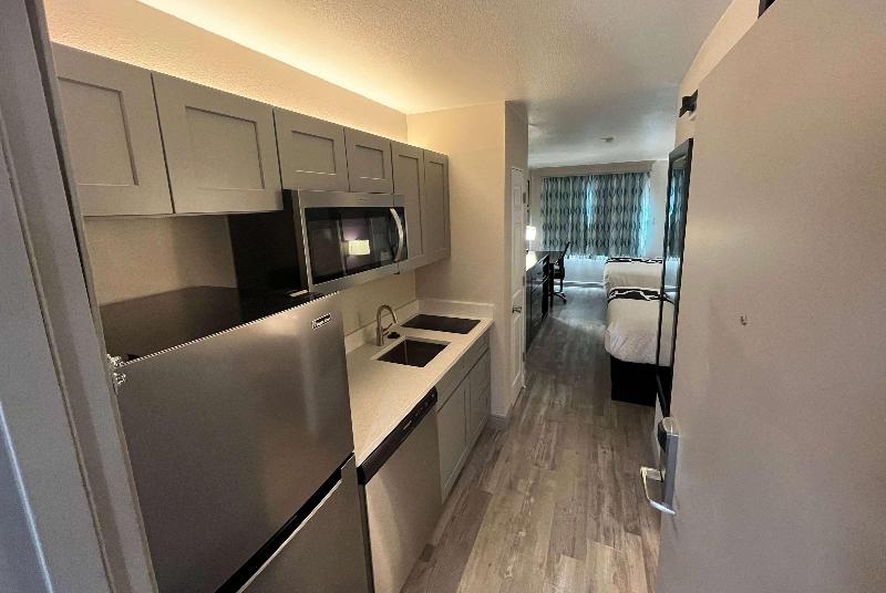 La Quinta Inn By Wyndham Fort Collins image